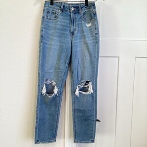 American Eagle Mom Jean Distressed Holes 2 Short Medium Blue
